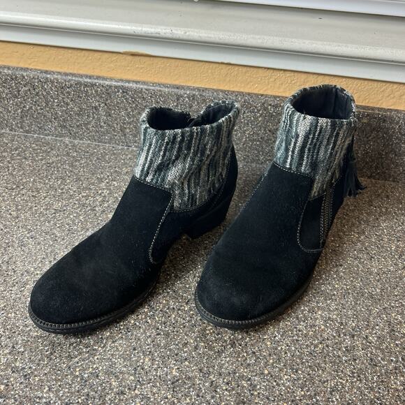 Born b.o.c Womens 7.5M Black Suede Ankle Boots Knit Sweater Cuff Accent Zip Heel - Picture 2 of 11